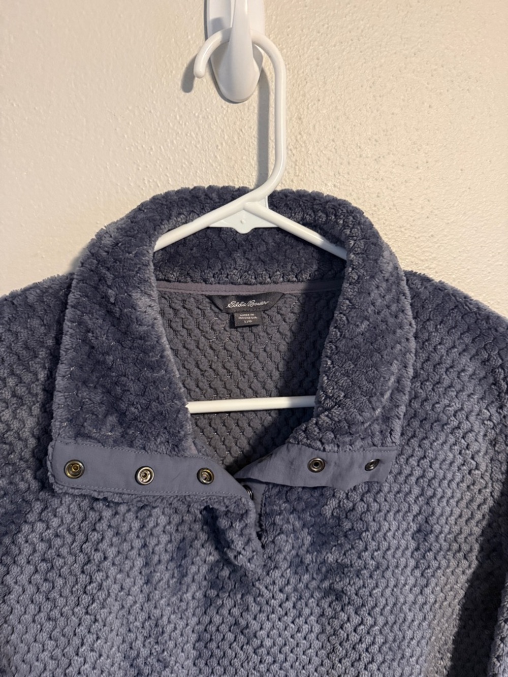 Eddie Bauer Slate Breathable Hiking Quarter Button - Picture 2 of 5